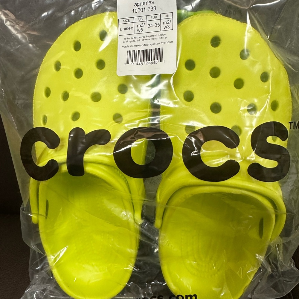 Brand New Crocs - Citrus Color - Men’s Size 3 / Women’s Size 5